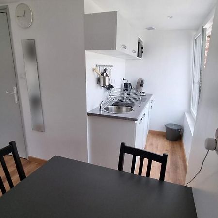 Studio En Rez-De-Chaussee - Le Petit Chateau Avesnois - Tv - Wifi - Logement Entier Avesnes-sur-Helpe Exterior foto